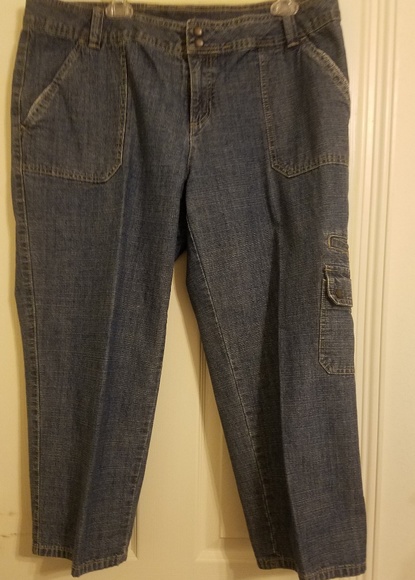 Liz Claiborne Denim - 🌟Liz Clairborne Cropped Jeans